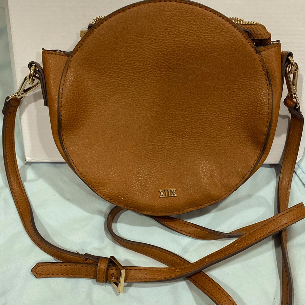 Purse - Picture 1 of 3